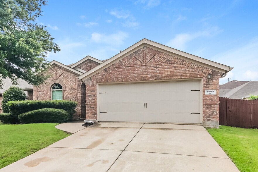 Building Photo - 1404 Nightingale Dr