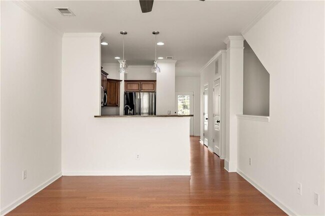 Building Photo - 380 Grant Cir SE