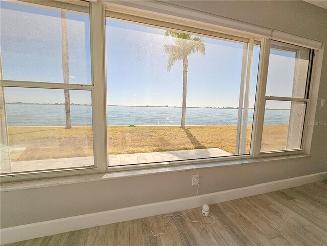 Building Photo - 5900 Shore Blvd S