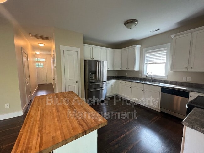 Building Photo - 153 Leeward Ln