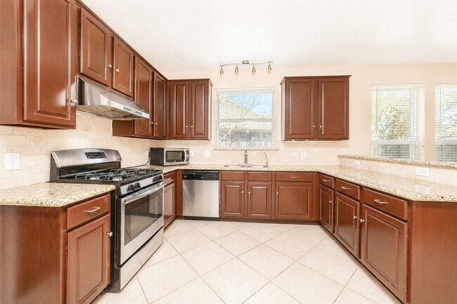 Building Photo - 1727 Park Forest Dr