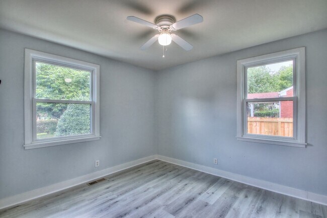 Building Photo - 141 Dodge Dr