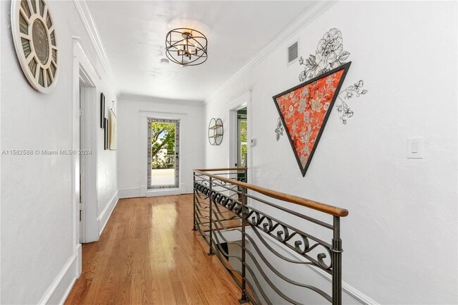 Building Photo - 18 NE 42nd St