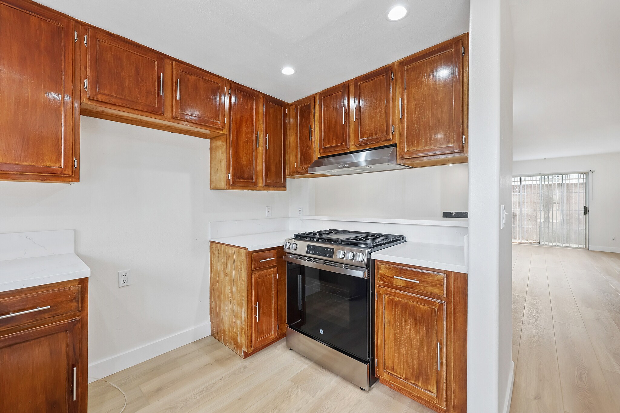 Building Photo - 10128 Hillhaven Ave