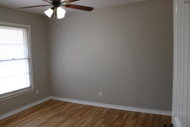 Building Photo - 4305 Randel Dr