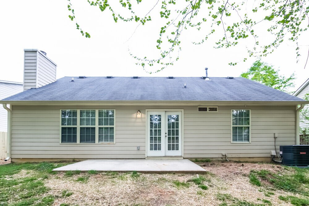 Building Photo - 4801 Lake Park Terrace