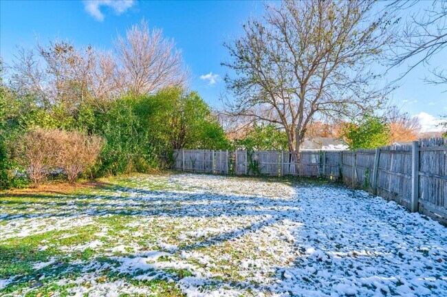 Building Photo - 1309-1311 Prairie Rd