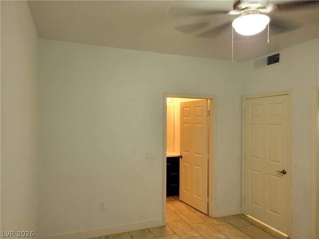 Building Photo - 2117 Echo Bay