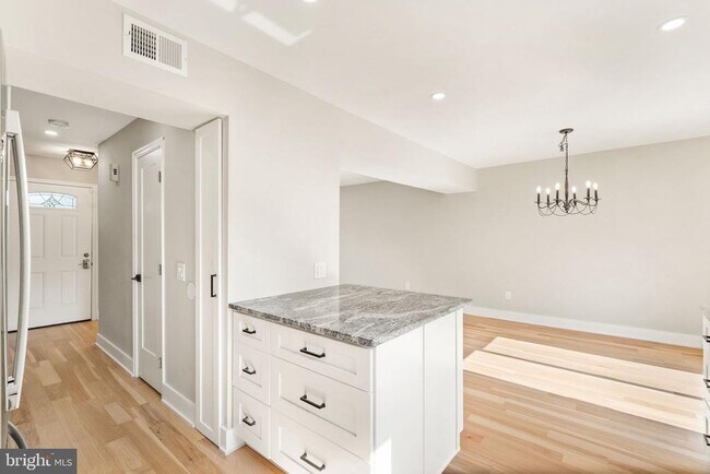 Building Photo - 13466 Foxlease Ct