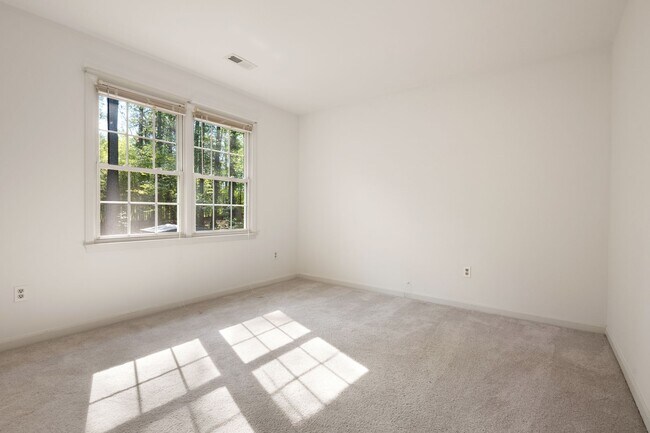 Building Photo - Single Family Home in Brier Creek! Available Now