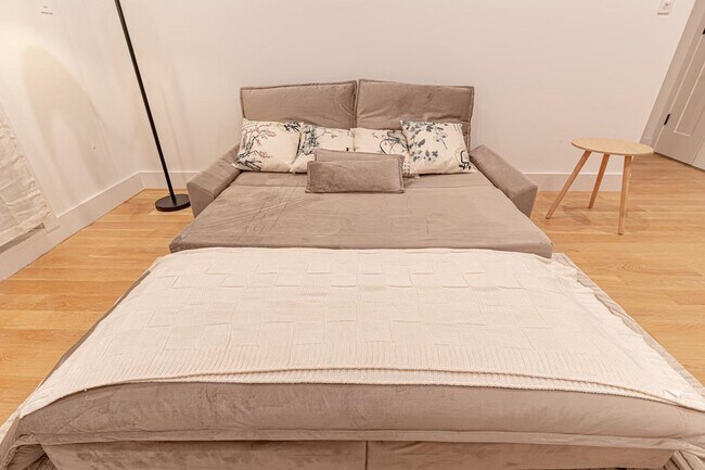 Building Photo - 207 Cooper St