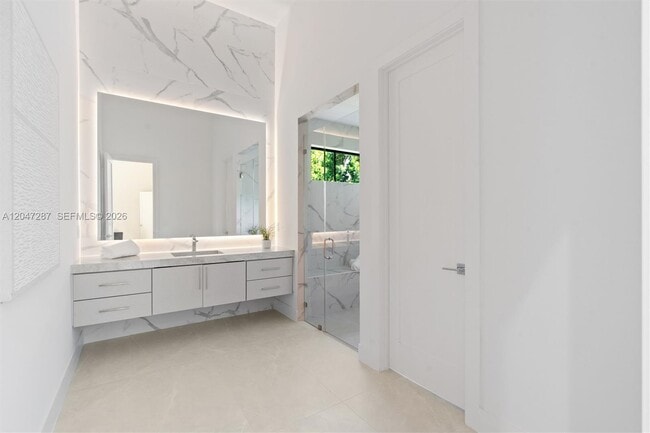 Building Photo - 14930 SW 16 Ct