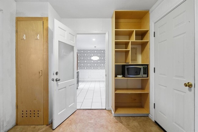Building Photo - 508 Harway Ct