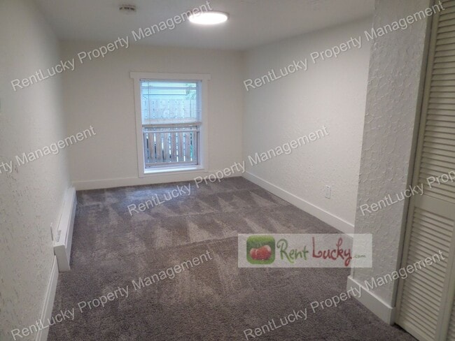 Building Photo - 2110-2116 NE 85th St