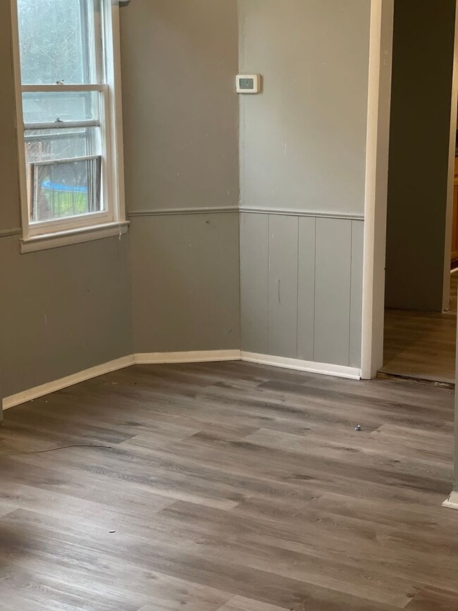 Building Photo - Coming SOON! UPDATED! GREAT AMENITIES! GREAT LOCATION! 4 Bedroom 2.5 Bathroom