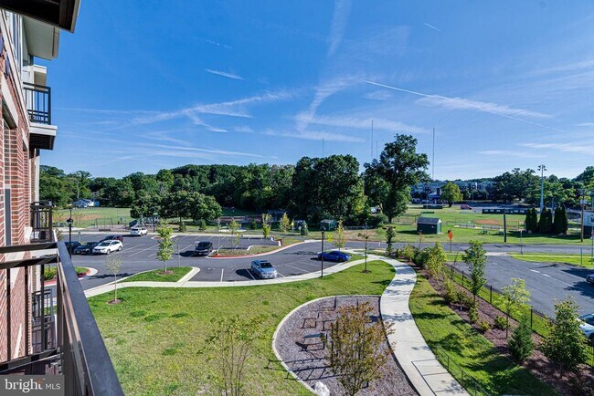 Building Photo - 10755 Fairgrounds Dr