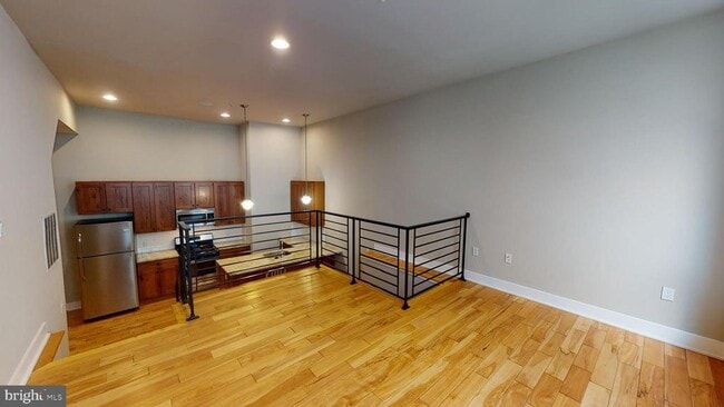 Building Photo - 2701 W Girard Ave