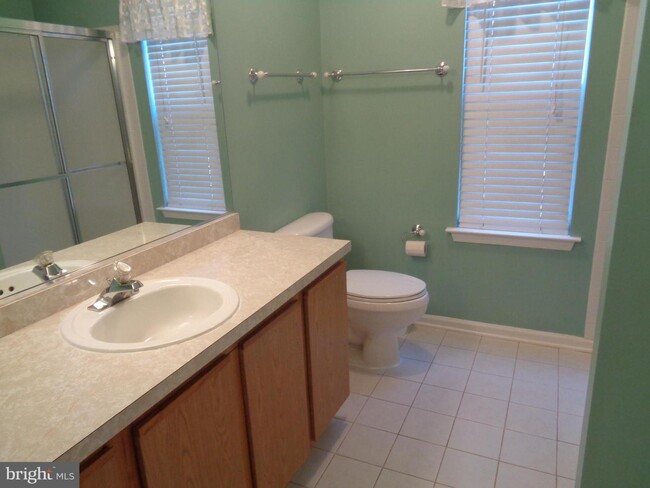 Building Photo - 603 Sweetwater Dr
