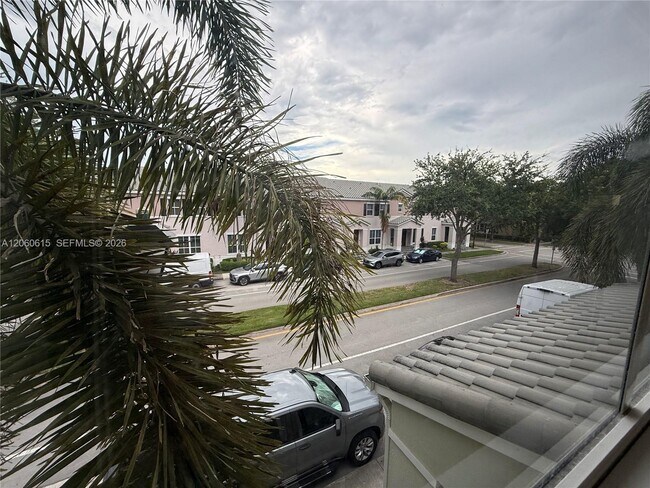 Building Photo - 9465 SW 171st Ct