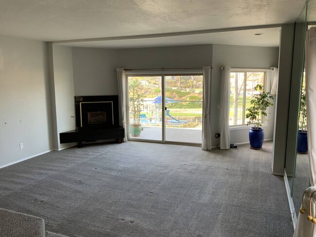 Building Photo - 135 S Sierra Ave