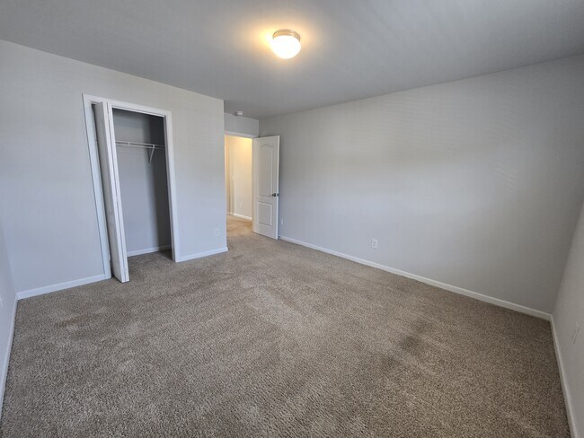 Building Photo - 129 Maple Tree Ln