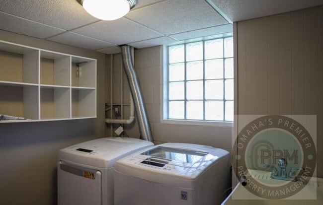 Building Photo - Move In Special  $600.00 off the Deposit!!...