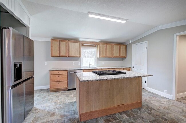 Building Photo - 838 Spring Place Rd NE