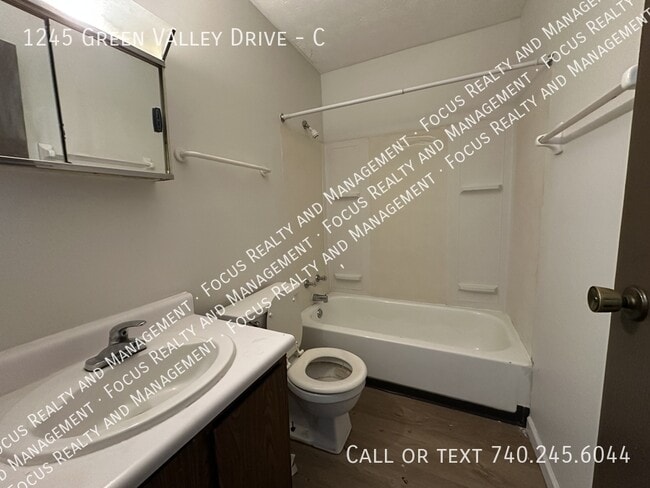 Building Photo - 1245 Green Valley Dr