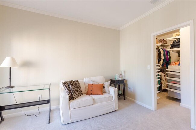 Building Photo - 2556 Oglethorpe Cir NE