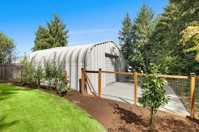 Building Photo - 7874 SW Bayberry Dr