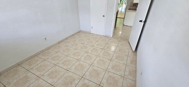 Building Photo - 2787 SW 34th Ct