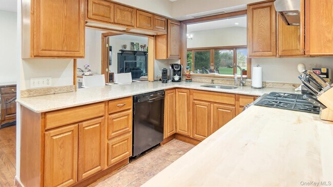 Building Photo - 120 Promenade Dr