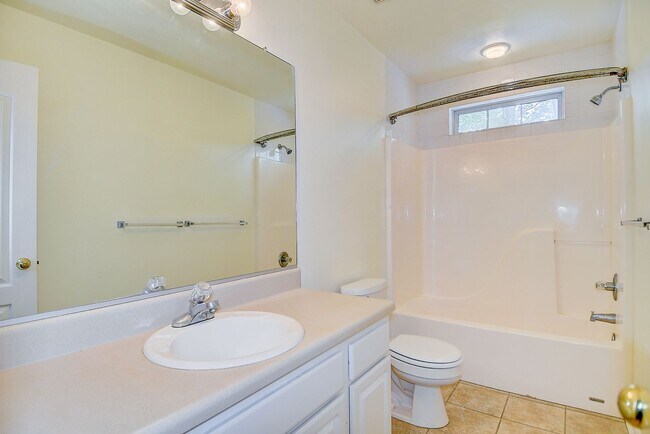 Building Photo - FOR RENT - Chesapeake in Bryant Farms / De...