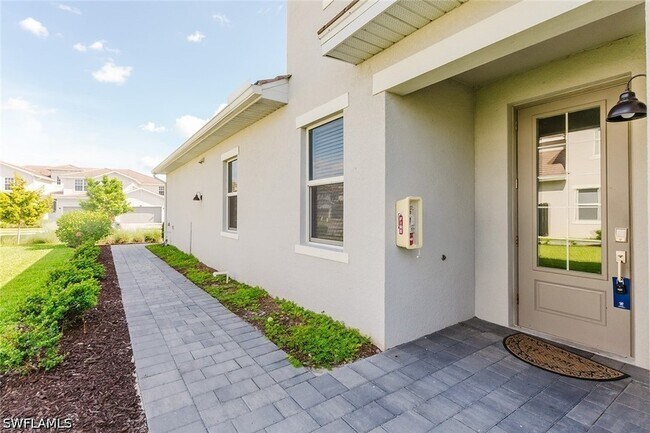 Building Photo - 5739 Oakmont Ct