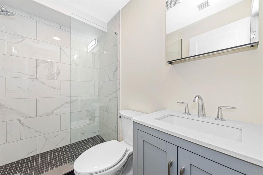 Building Photo - 75 Winchester St