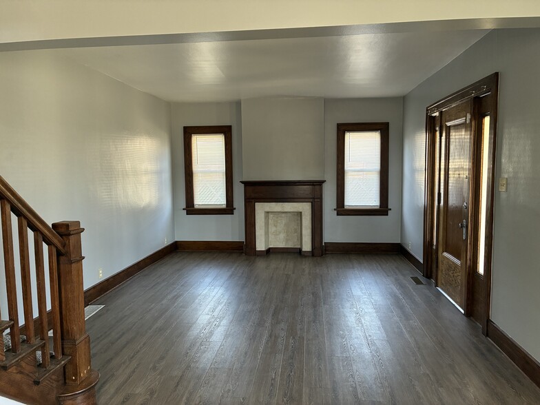 Primary Photo - 296 Union St