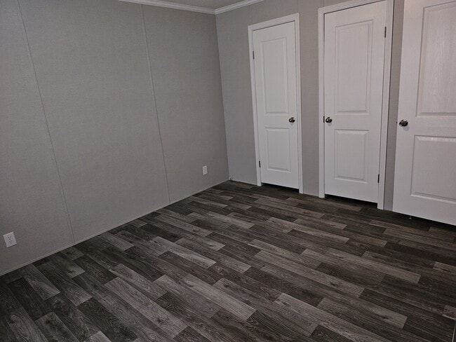 Building Photo - 855 W Jefferson St