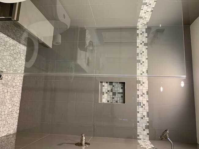 Building Photo - 11313 Delano St