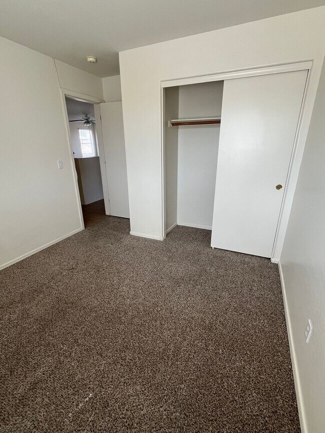 Building Photo - GREAT 4 BEDROOM 2 BATH HOME