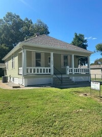 Building Photo - Beautiful 2 Bed 1 Bath Home