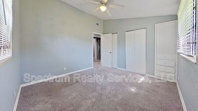 Building Photo - 9276 Greenleaf Rd