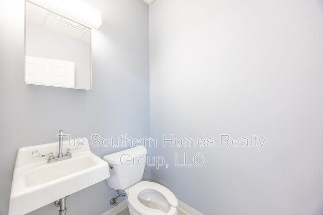 Building Photo - 305 Grady Rd