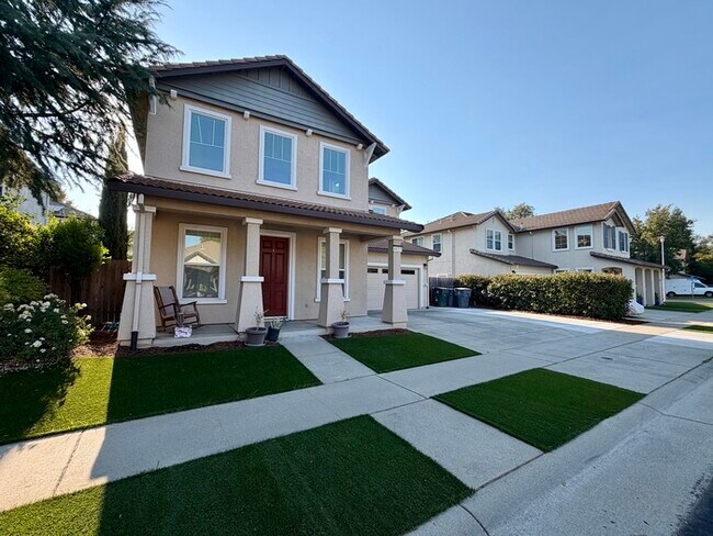 Building Photo - Beautiful 4-Bedroom Home in Desirable Loomis!