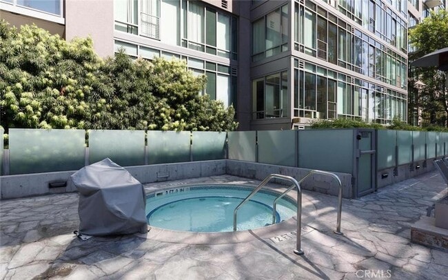 Building Photo - 1100 S Hope St