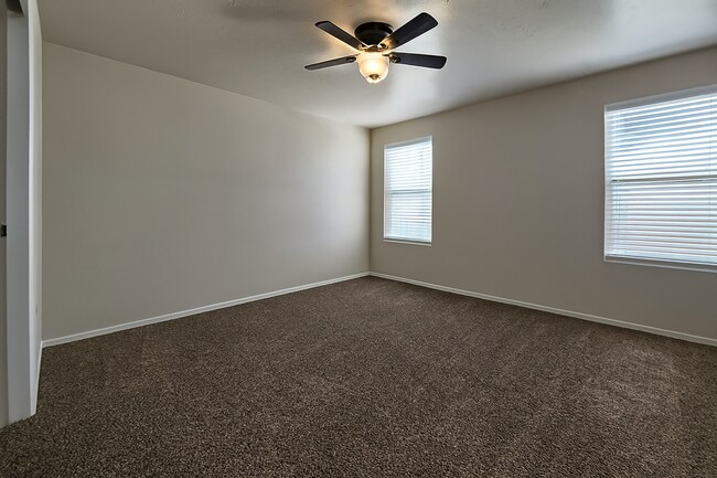 Building Photo - 25 S Shumway Ave