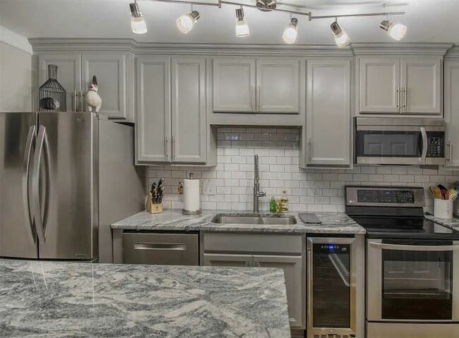 Building Photo - 1110 Morning Sun Dr