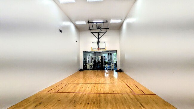 Building Photo - ANNUAL UNFURNISHED GROUND FLOOR CONDO 3 BED 2 BATH