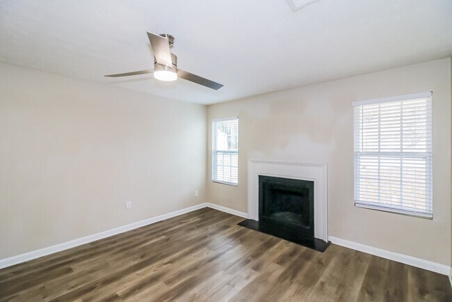 Building Photo - 5029 Brittany Dr