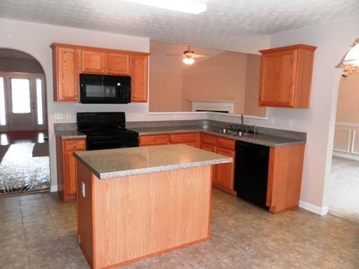 Building Photo - 206 Overlook Pointe
