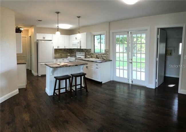 Building Photo - 4745 Escalante Dr